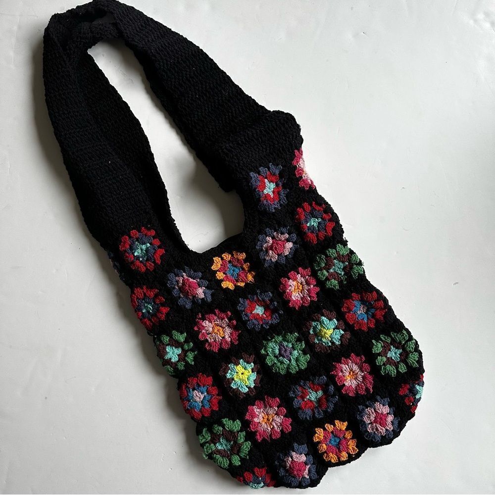 Granny Square Crochet Shoulder Bag Black‎